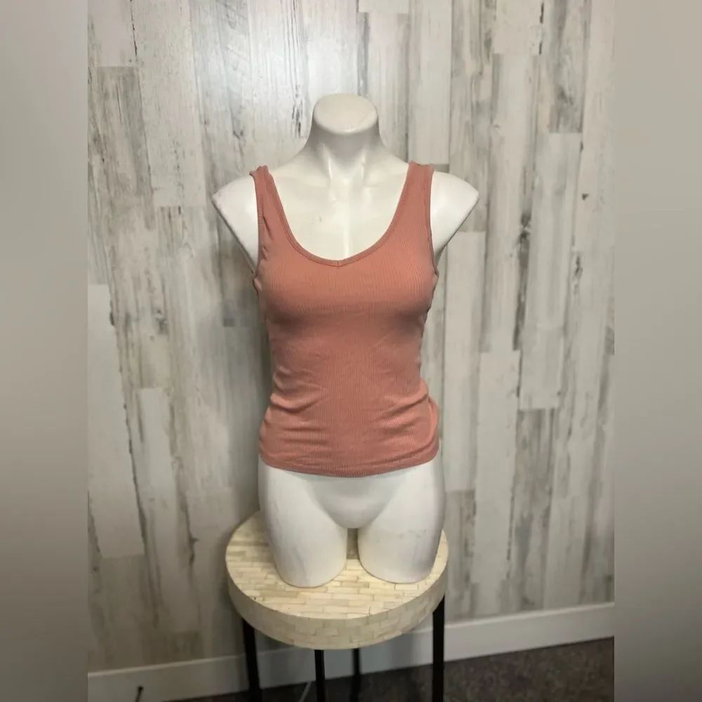 Pink tank top